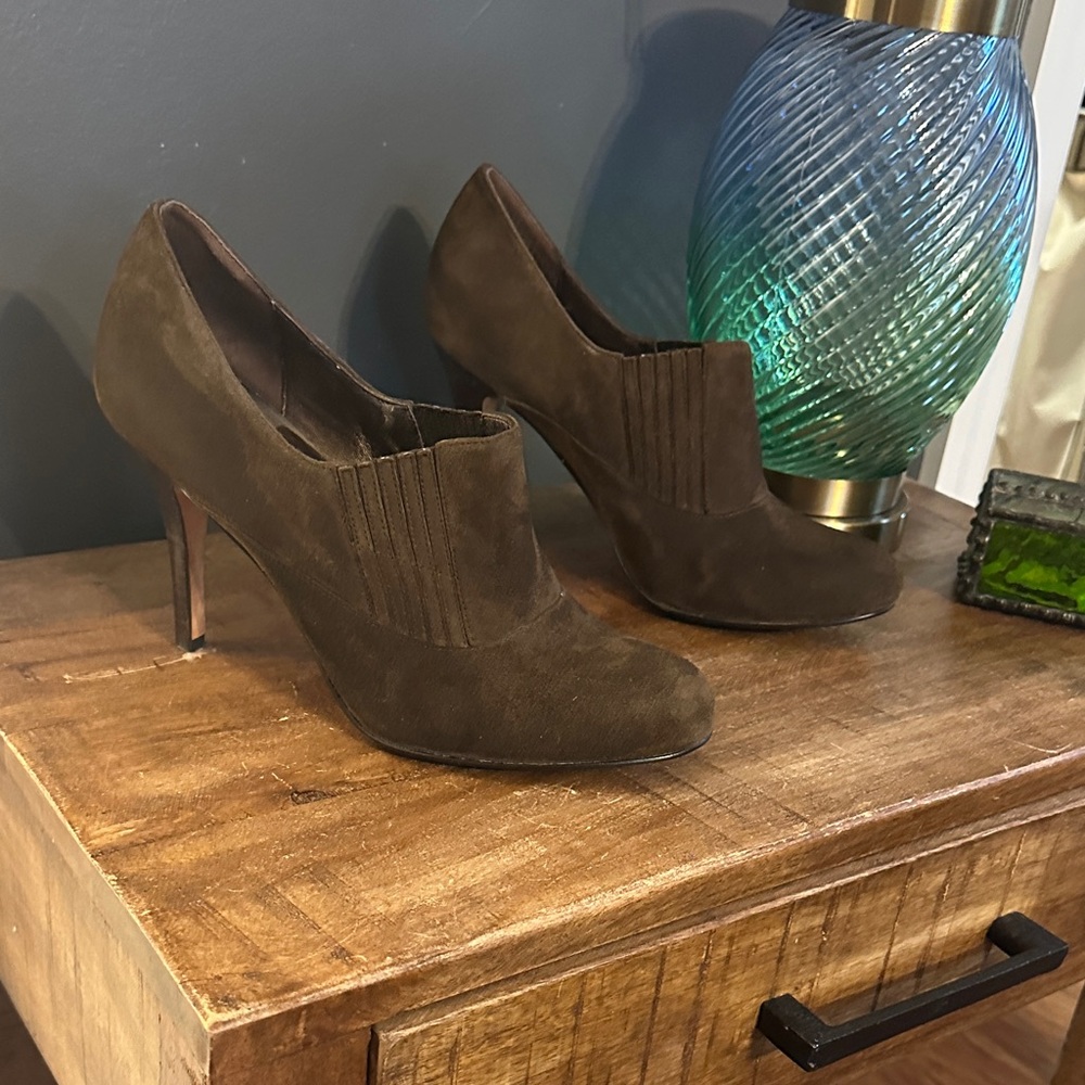 Elegant Brown Women's Heels
